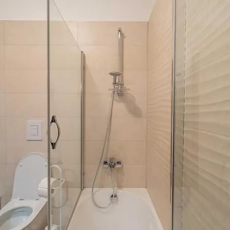 Terrace - 2 Camere, 2 Bagni, Metro A Due Passi Lejlighed *