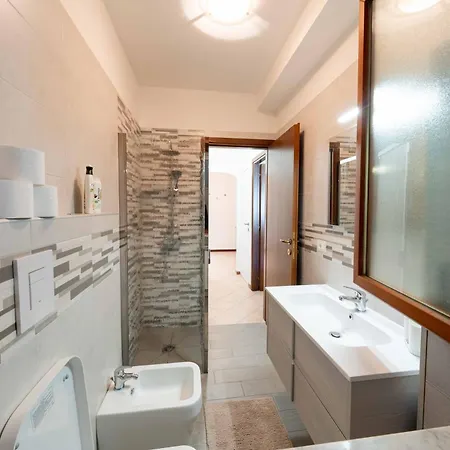 Terrace - 2 Camere, 2 Bagni, Metro A Due Passi *