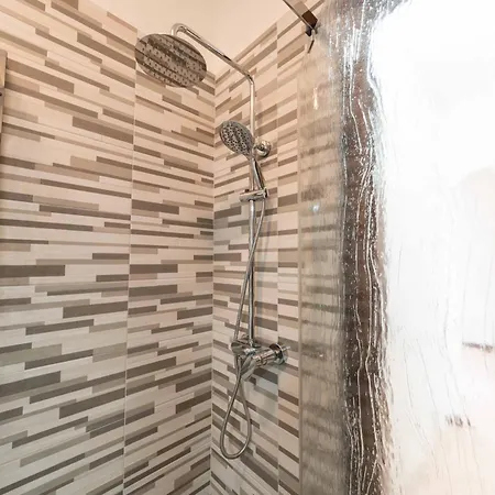 Apartamento Terrace - 2 Camere, 2 Bagni, Metro A Due Passi Turim