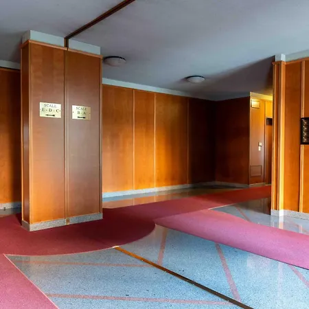 Terrace - 2 Camere, 2 Bagni, Metro A Due Passi Apartamento