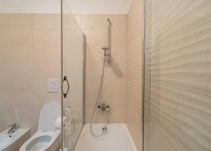 Terrace - 2 Camere, 2 Bagni, Metro A Due Passi アパート *