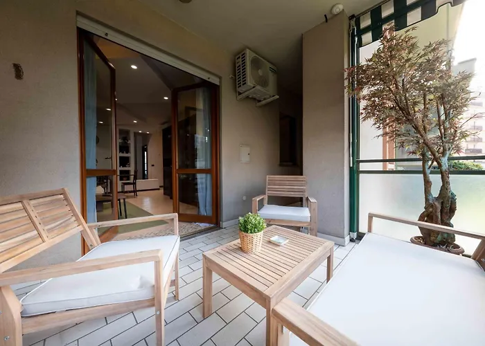 Terrace - 2 Camere, 2 Bagni, Metro A Due Passi アパート *