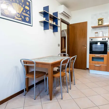 Terrace - 2 Camere, 2 Bagni, Metro A Due Passi Apartment *