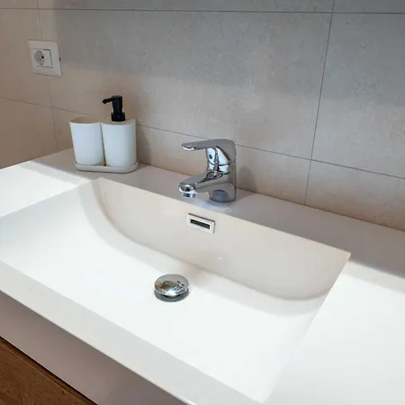 Terrace - 2 Camere, 2 Bagni, Metro A Due Passi * Turin